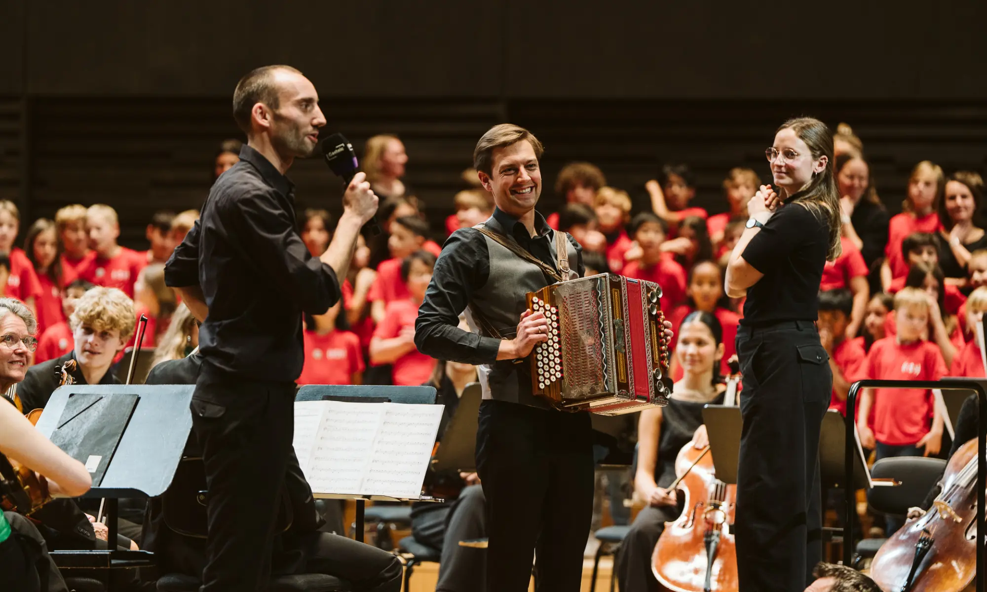 Akkordeonspieler beim Superar Jahreskonzert 2025