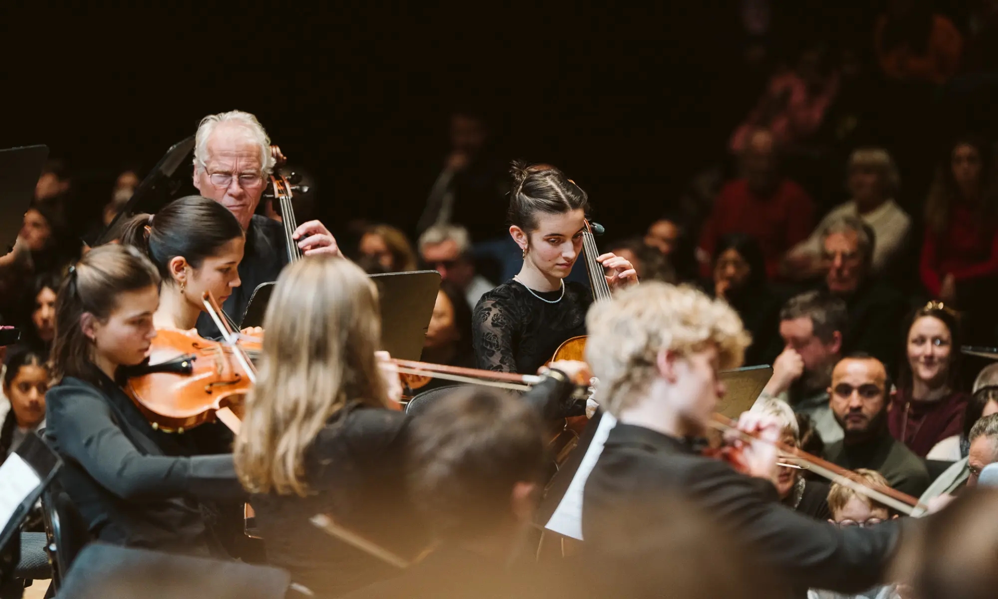 Streicher beim Superar Jahreskonzert 2025